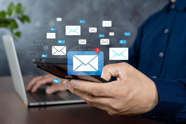 what-is-an-email-eerver-how-it-works,-types,-and-why-it-matters