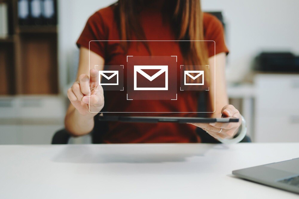 a-comprehensive-guide to-using-gifs-in-email-marketing-to-drive-clicks